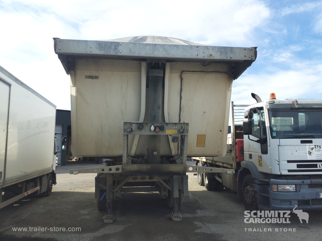 SCHMITZ Tipper Alu-square sided body 24m³ - Самосвальный полуприцеп: фото 5 SCHMITZ Tipper Alu-square sided body 24m³ - Самосвальный полуприцеп: фото 5