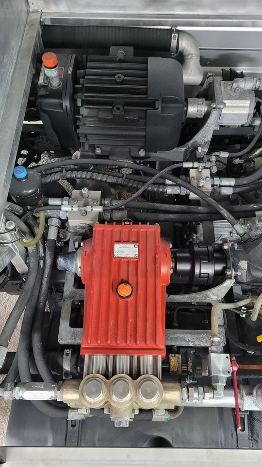 Ассенизатор Nissan Cabstar 35.13 Defco Combi 3.5t Dietmar Kaiser: фото 28 Ассенизатор Nissan Cabstar 35.13 Defco Combi 3.5t Dietmar Kaiser: фото 28