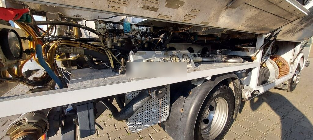 Грузовик-цистерна Для транспортировки топлива Volkswagen LT55 HOLZMANN Inox: фото 25 Грузовик-цистерна Для транспортировки топлива Volkswagen LT55 HOLZMANN Inox: фото 25