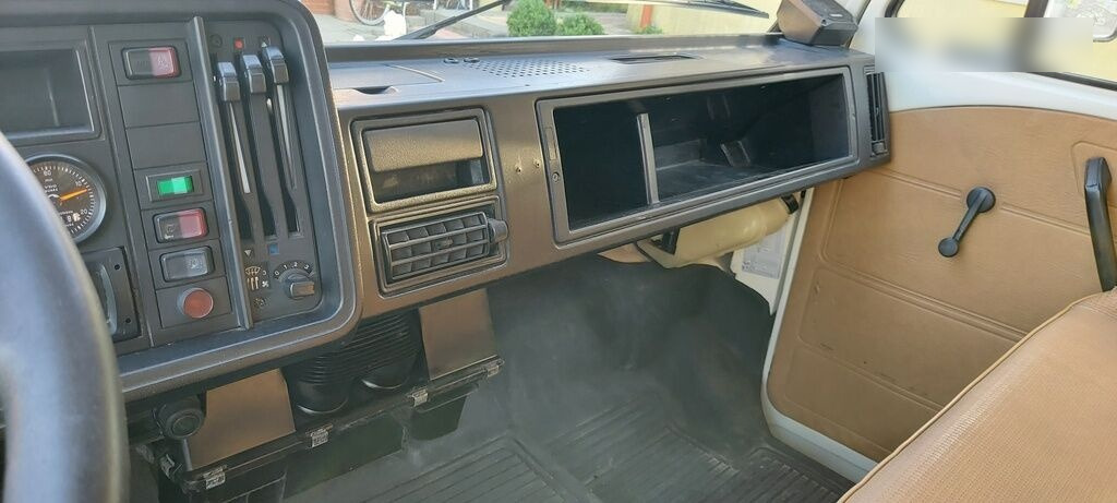 Грузовик-цистерна Для транспортировки топлива Volkswagen LT55 HOLZMANN Inox: фото 45 Грузовик-цистерна Для транспортировки топлива Volkswagen LT55 HOLZMANN Inox: фото 45