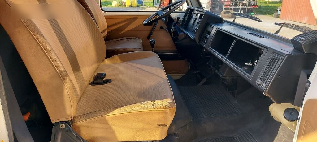 Грузовик-цистерна Для транспортировки топлива Volkswagen LT55 HOLZMANN Inox: фото 48 Грузовик-цистерна Для транспортировки топлива Volkswagen LT55 HOLZMANN Inox: фото 48