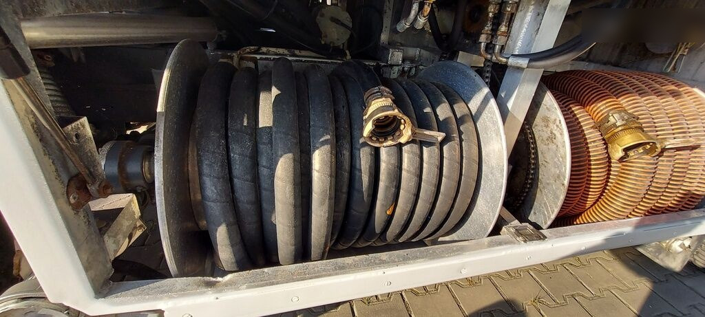 Грузовик-цистерна Для транспортировки топлива Volkswagen LT55 HOLZMANN Inox: фото 32 Грузовик-цистерна Для транспортировки топлива Volkswagen LT55 HOLZMANN Inox: фото 32