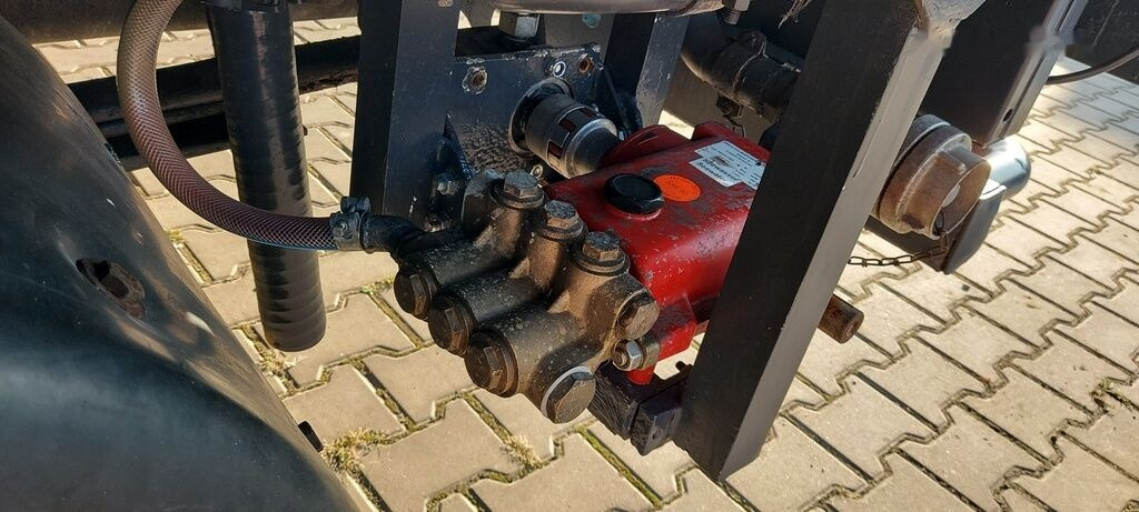 Грузовик-цистерна Для транспортировки топлива Volkswagen LT55 HOLZMANN Inox: фото 20 Грузовик-цистерна Для транспортировки топлива Volkswagen LT55 HOLZMANN Inox: фото 20