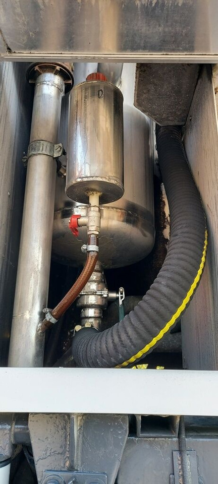 Грузовик-цистерна Для транспортировки топлива Volkswagen LT55 HOLZMANN Inox: фото 17 Грузовик-цистерна Для транспортировки топлива Volkswagen LT55 HOLZMANN Inox: фото 17