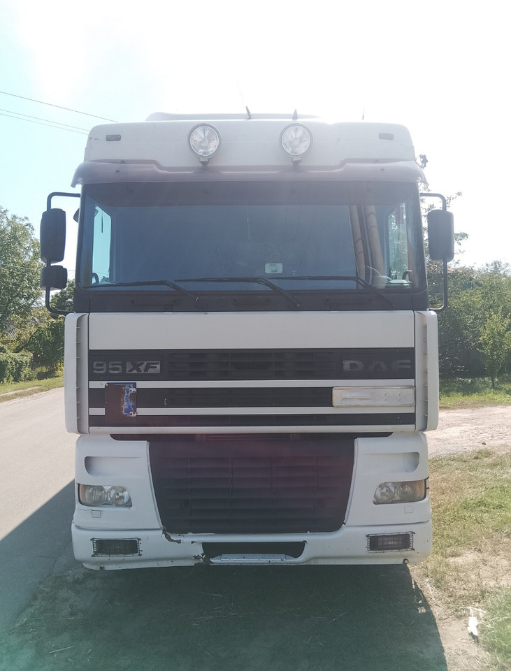DAF XF95.430 - Тентованный грузовик: фото 2 DAF XF95.430 - Тентованный грузовик: фото 2