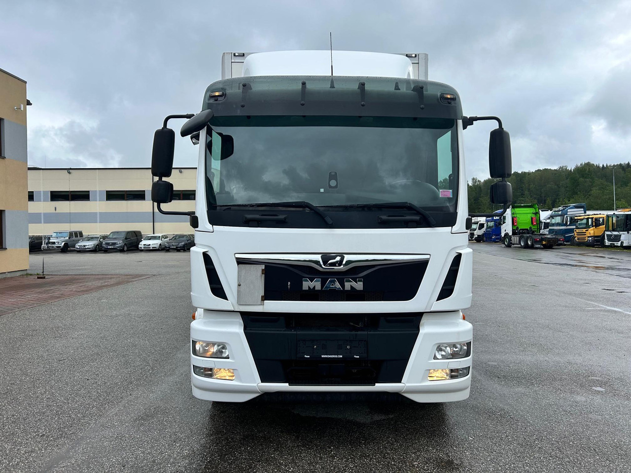 MAN TGM 18.290 - Грузовик с закрытым кузовом: фото 2 MAN TGM 18.290 - Грузовик с закрытым кузовом: фото 2