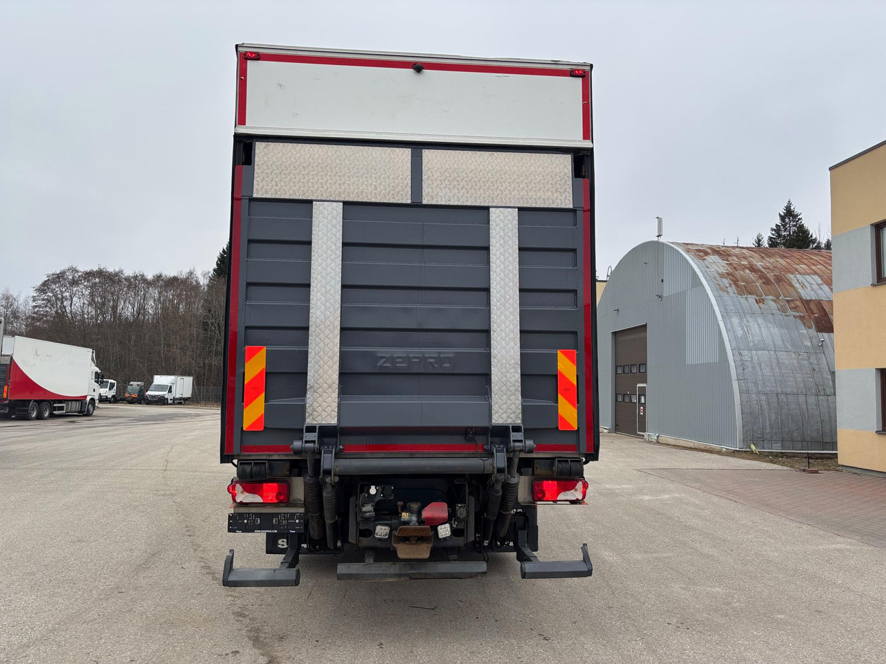 SCANIA P450 - Грузовик с закрытым кузовом: фото 5 SCANIA P450 - Грузовик с закрытым кузовом: фото 5