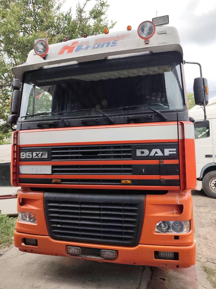 DAF XF 95.430 - Тягач: фото 1 DAF XF 95.430 - Тягач: фото 1
