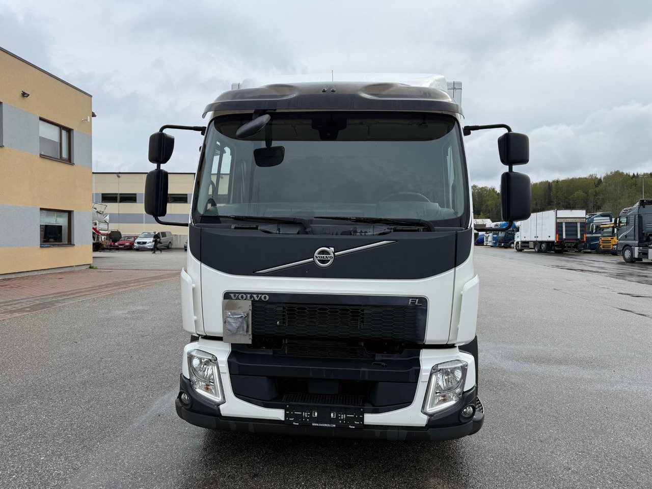 VOLVO FL250 - Грузовик с закрытым кузовом: фото 3 VOLVO FL250 - Грузовик с закрытым кузовом: фото 3