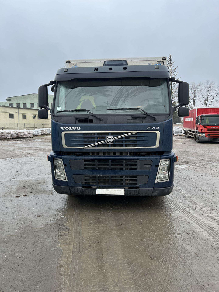 VOLVO FM9.260 - Грузовик с закрытым кузовом: фото 3 VOLVO FM9.260 - Грузовик с закрытым кузовом: фото 3