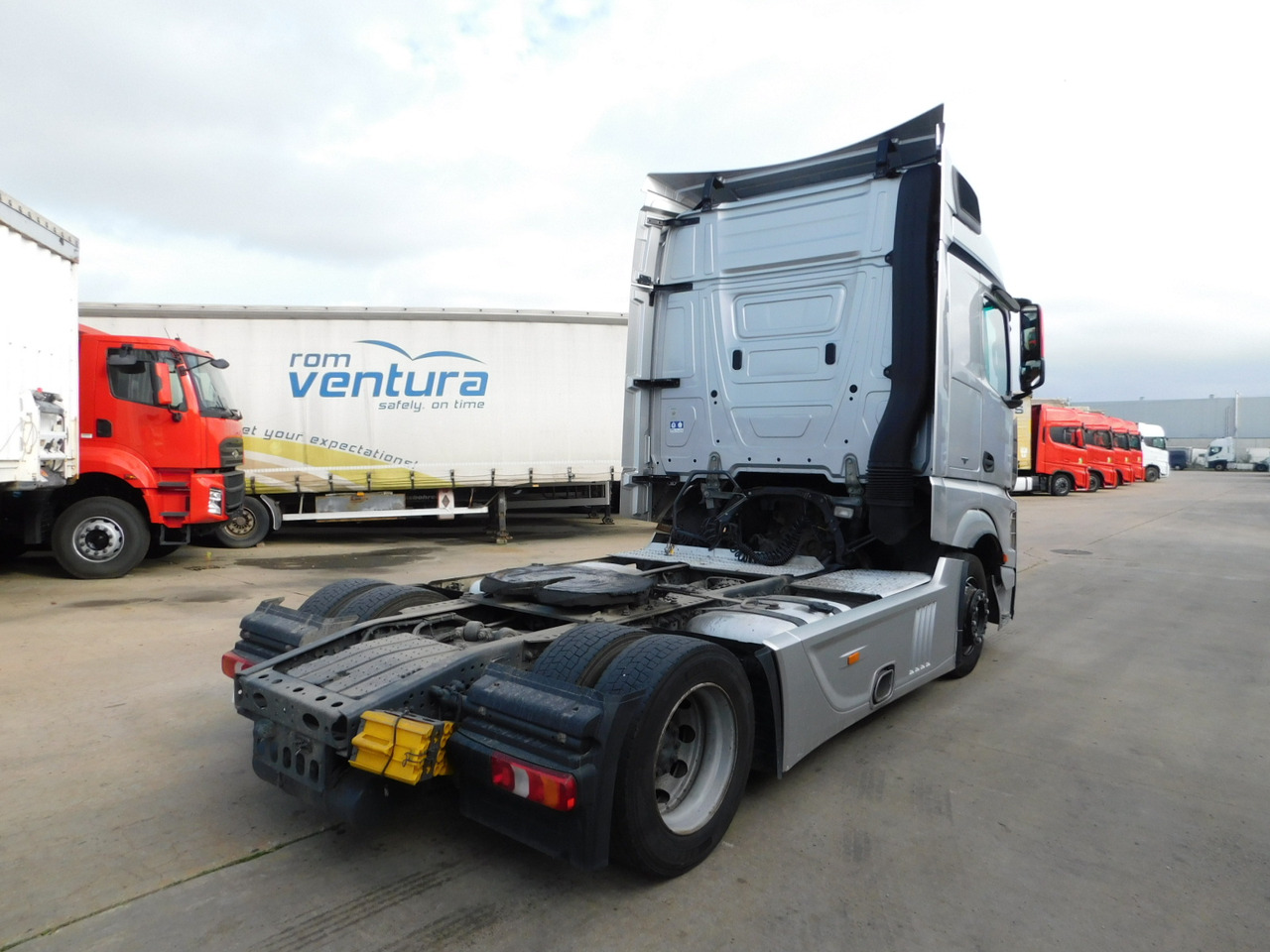 Mercedes Actros - Тягач: фото 3 Mercedes Actros - Тягач: фото 3