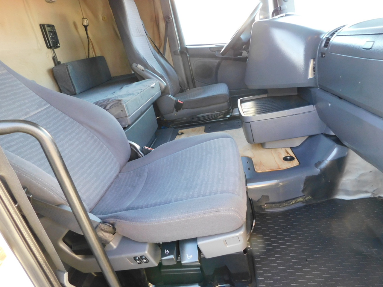 Scania R420 - Тягач: фото 5 Scania R420 - Тягач: фото 5