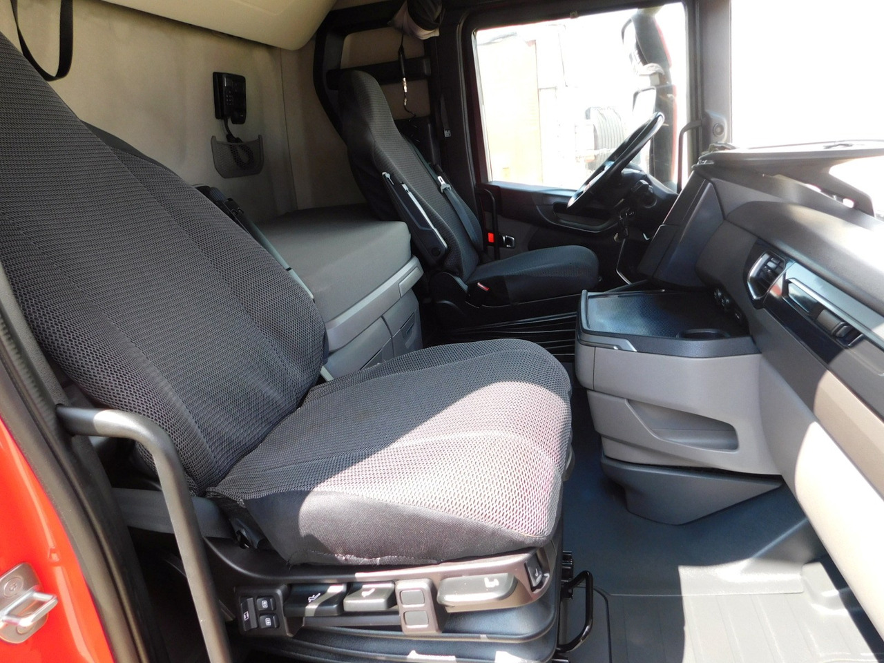 Scania S450 - Тягач: фото 5 Scania S450 - Тягач: фото 5