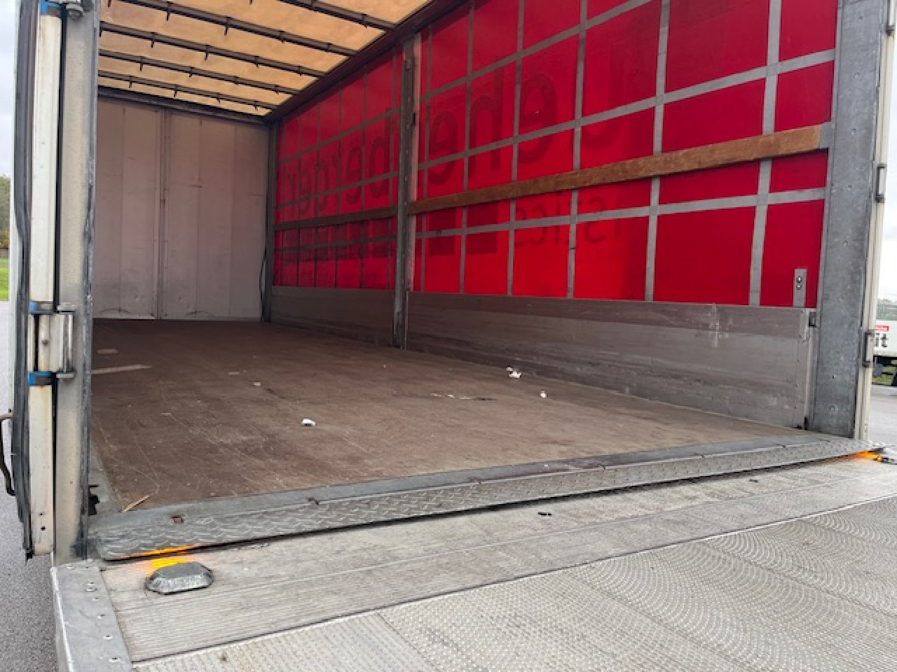 MAN TGM 18.320 4x2 BL Durchladbar - mit Tandemhänger - Тентованный грузовик: фото 2 MAN TGM 18.320 4x2 BL Durchladbar - mit Tandemhänger - Тентованный грузовик: фото 2