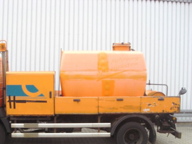 DA22, 5.000 ltr. Tank mit Pumpe Spülaufbau DA22, 5.000 ltr. Tank mit Pumpe - Резервуар для хранения: фото 2 DA22, 5.000 ltr. Tank mit Pumpe Spülaufbau DA22, 5.000 ltr. Tank mit Pumpe - Резервуар для хранения: фото 2