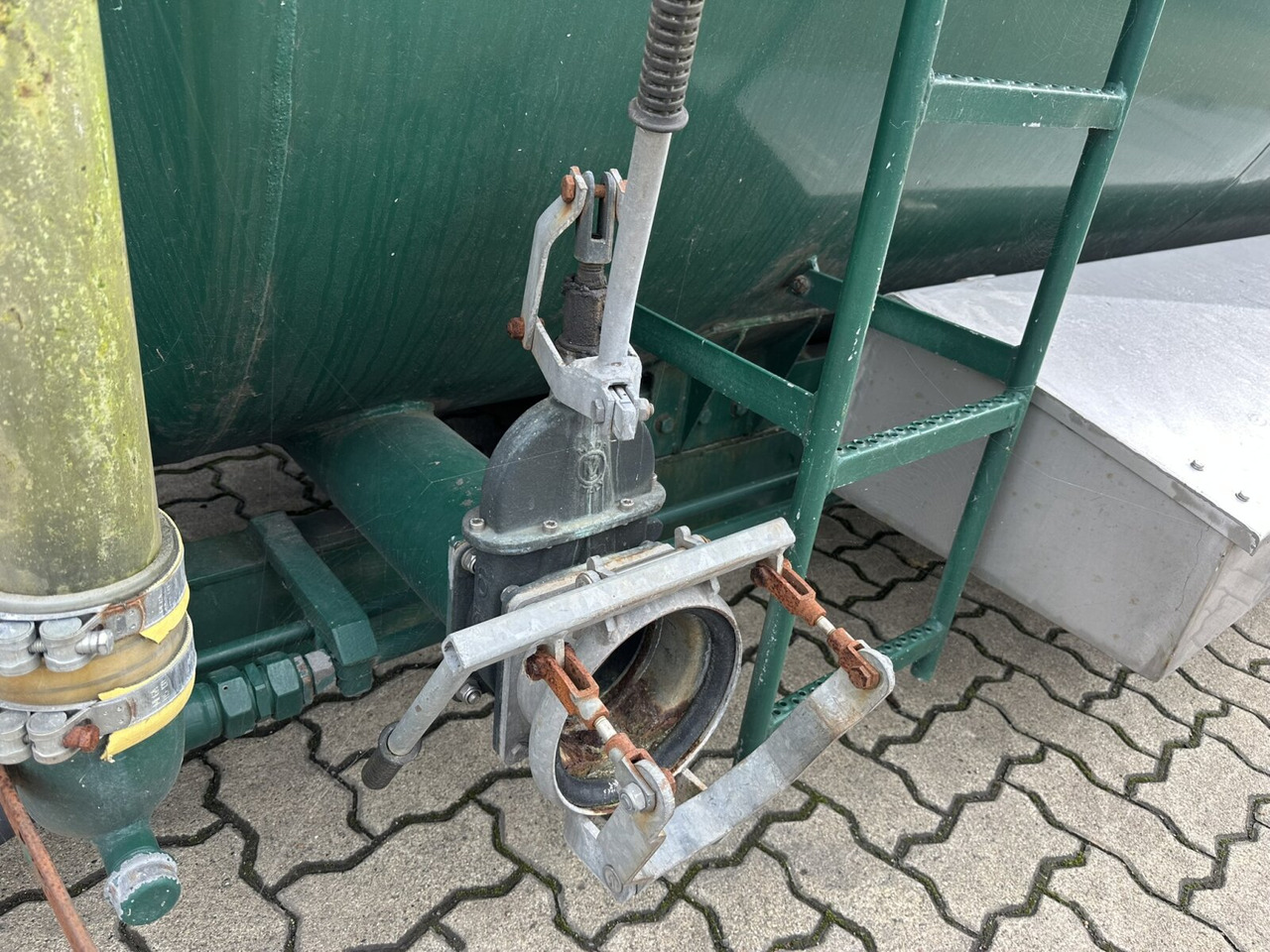 Gülletank Gülletank mit Punpe 14m³ - Грузовик: фото 2 Gülletank Gülletank mit Punpe 14m³ - Грузовик: фото 2