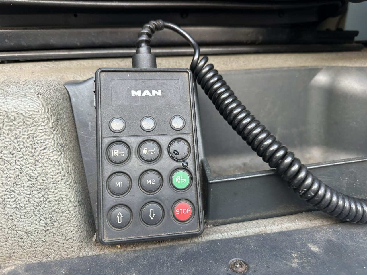 MAN TGA 18.350 4x2 LL TGA 18.350 4x2 LL, Fahrschulausstattung - Грузовик: фото 5 MAN TGA 18.350 4x2 LL TGA 18.350 4x2 LL, Fahrschulausstattung - Грузовик: фото 5