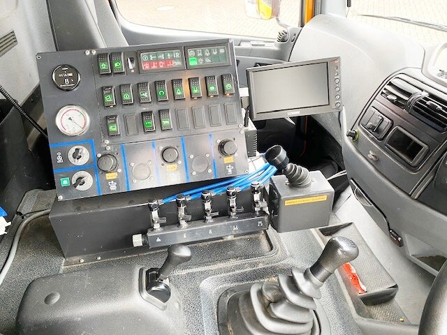 Mercedes-Benz Atego 1324 4x2 Atego 1324 4x2, Kehrmaschine Explorer 8 - Грузовик: фото 3 Mercedes-Benz Atego 1324 4x2 Atego 1324 4x2, Kehrmaschine Explorer 8 - Грузовик: фото 3