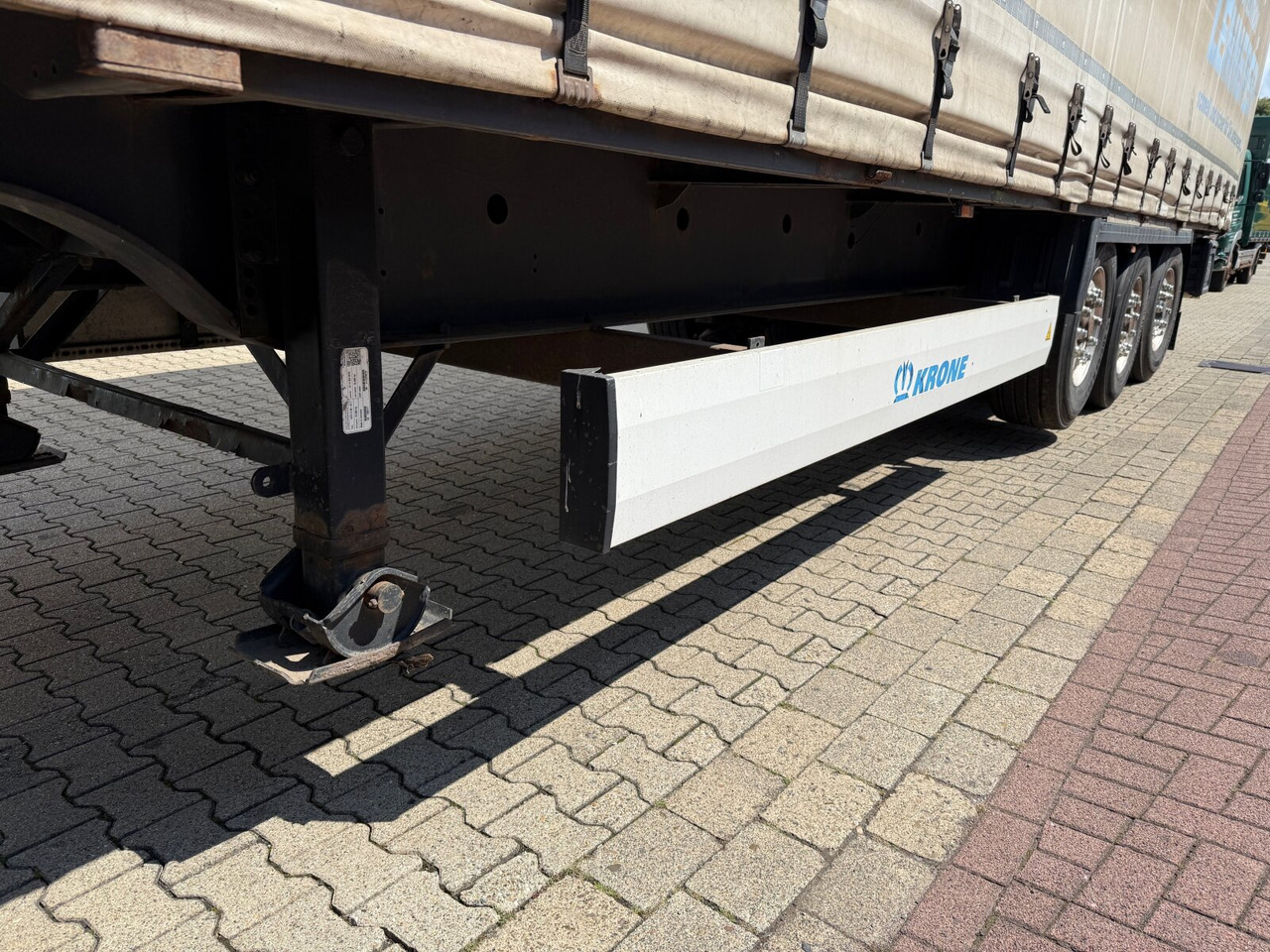 Krone SDP 27 eLCQ4-CS Coil Liner SDP 27 eLCQ4-CS Coil Liner, Coilmulde, Liftachse, Nachlauflenkachse, Edscha - Полуприцеп бортовой/ Платформа: фото 3 Krone SDP 27 eLCQ4-CS Coil Liner SDP 27 eLCQ4-CS Coil Liner, Coilmulde, Liftachse, Nachlauflenkachse, Edscha - Полуприцеп бортовой/ Платформа: фото 3