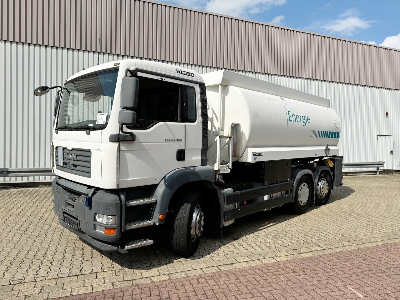MAN TGA 26.390 6X2-4 BL TGA 26.390 6X2-4 BL, Lenk-/Liftachse, Willig Tankaufbau ca. 20.000l, 3 Kammern - Грузовик-цистерна: фото 1 MAN TGA 26.390 6X2-4 BL TGA 26.390 6X2-4 BL, Lenk-/Liftachse, Willig Tankaufbau ca. 20.000l, 3 Kammern - Грузовик-цистерна: фото 1