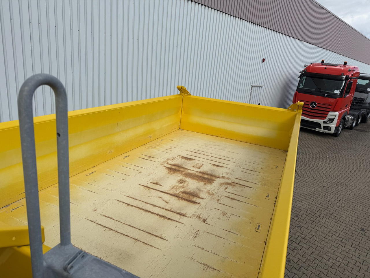 MAN TGS 26.470 6x6 BB TGS 26.470 6x6 BB, Hohe Bauart, Navi, Motorabtrieb, Bordmatik - Самосвал: фото 3 MAN TGS 26.470 6x6 BB TGS 26.470 6x6 BB, Hohe Bauart, Navi, Motorabtrieb, Bordmatik - Самосвал: фото 3