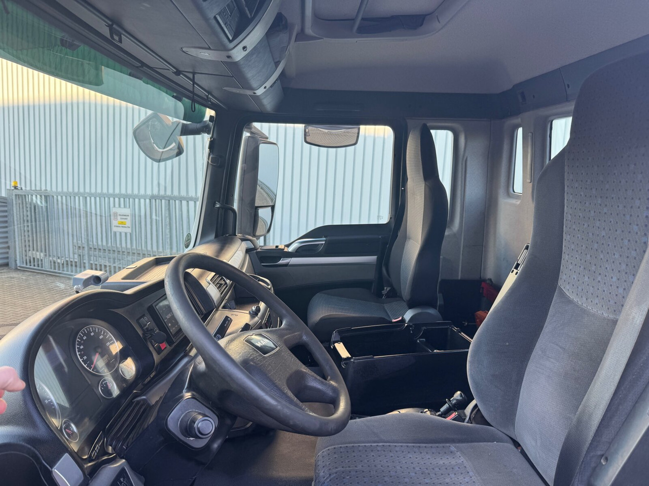 MAN TGS 26.480 6x2-4 BL TGS 26.480 6x2-4 BL, Lenk-Liftachse, VDL Abrollkipper bis 7m Container - Крюковой мультилифт: фото 2 MAN TGS 26.480 6x2-4 BL TGS 26.480 6x2-4 BL, Lenk-Liftachse, VDL Abrollkipper bis 7m Container - Крюковой мультилифт: фото 2