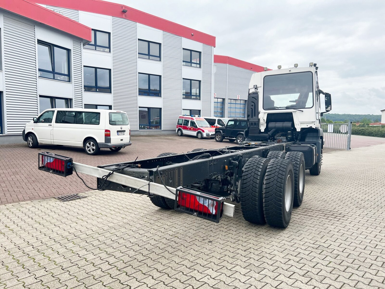 Новый Грузовик-шасси MAN TGS 33.360 6x4 BB TGS 33.360 6x4 BB, Häckslerkabine, NMV Nebenantrieb: фото 12