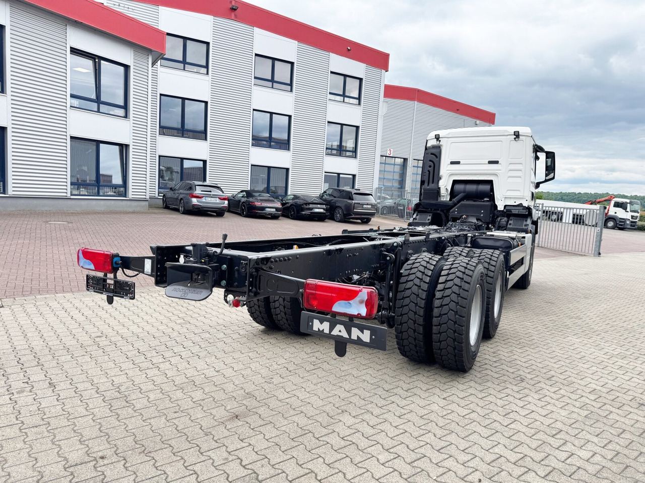 Новый Грузовик-шасси MAN TGS 33.480 6x6 BB CH TGS 33.480 6x6 BB CH, Hohe Bauart, Nebenantrieb: фото 10