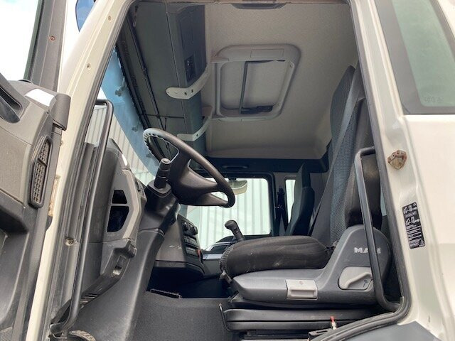 MAN TGS 40.400 6x4 BB TGS 40.400 6x4 BB mit 20.000l Tank - Грузовик-цистерна: фото 4 MAN TGS 40.400 6x4 BB TGS 40.400 6x4 BB mit 20.000l Tank - Грузовик-цистерна: фото 4