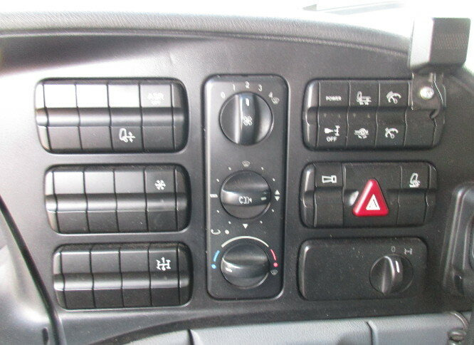 Mercedes-Benz Actros 1841L 4x2 1841L 4x2,Chassis mit Retarder - Грузовик-шасси: фото 3 Mercedes-Benz Actros 1841L 4x2 1841L 4x2,Chassis mit Retarder - Грузовик-шасси: фото 3