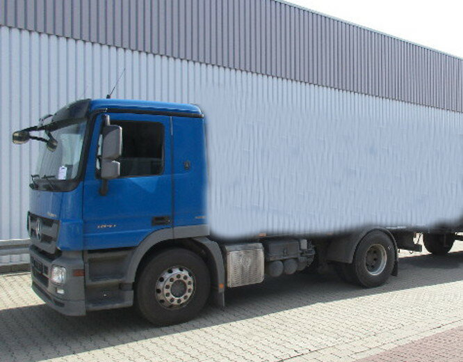 Mercedes-Benz Actros 1841L 4x2 1841L 4x2,Chassis mit Retarder - Грузовик-шасси: фото 1 Mercedes-Benz Actros 1841L 4x2 1841L 4x2,Chassis mit Retarder - Грузовик-шасси: фото 1