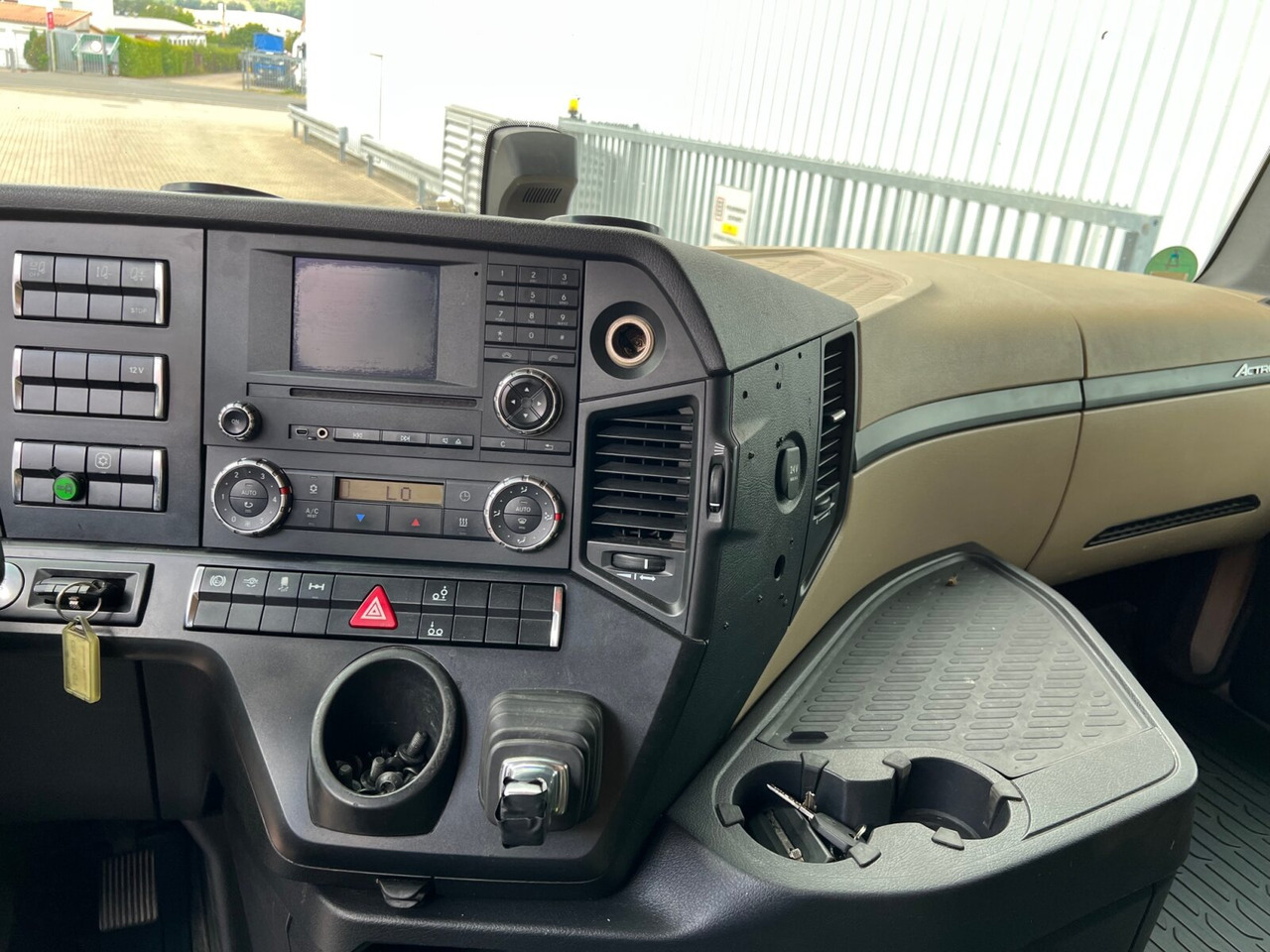 Mercedes-Benz Actros 2542/48 L/nR 6x2 Actros 2542/48 L/nR 6x2, Retarder, Standklima, StreamSpace, SoloStar - Грузовик-контейнеровоз/ Сменный кузов: фото 4 Mercedes-Benz Actros 2542/48 L/nR 6x2 Actros 2542/48 L/nR 6x2, Retarder, Standklima, StreamSpace, SoloStar - Грузовик-контейнеровоз/ Сменный кузов: фото 4