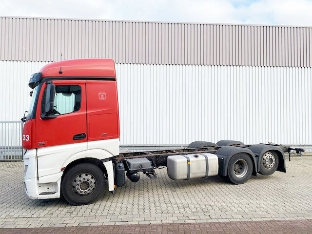Грузовик-шасси Mercedes-Benz Actros 2545 L 6x2 Actros 2545 L 6x2, StreamSpace, Liftachse, Bi-Xenon: фото 12