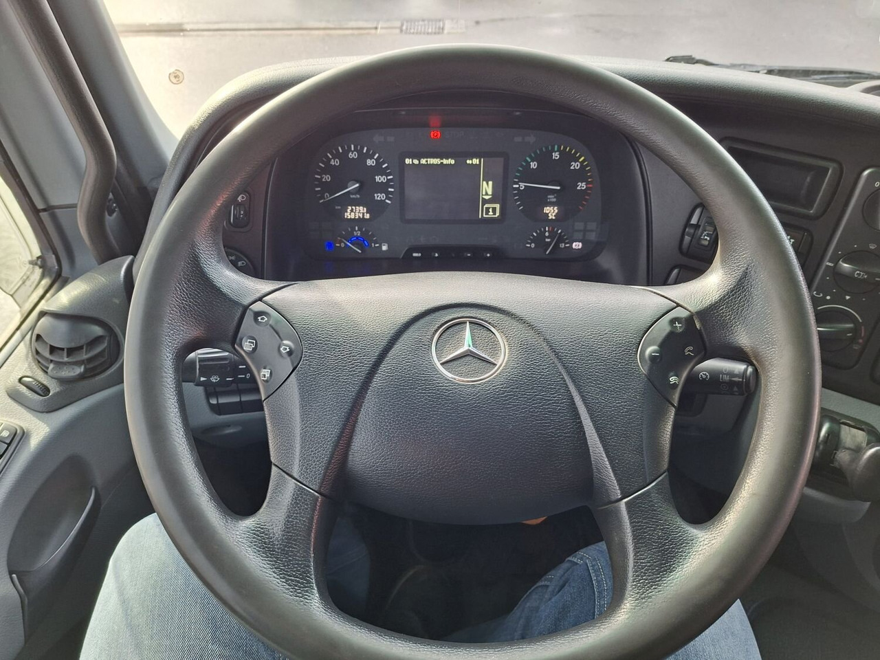 Mercedes-Benz Actros 4146 K 8x4/4 Actros 4146 K 8x4/4, Retarder, Kran Hiab XS 477 E-7 HiPro, Flyjib, Seilwinde, Funk - Крюковой мультилифт, Автоманипулятор: фото 4 Mercedes-Benz Actros 4146 K 8x4/4 Actros 4146 K 8x4/4, Retarder, Kran Hiab XS 477 E-7 HiPro, Flyjib, Seilwinde, Funk - Крюковой мультилифт, Автоманипулятор: фото 4