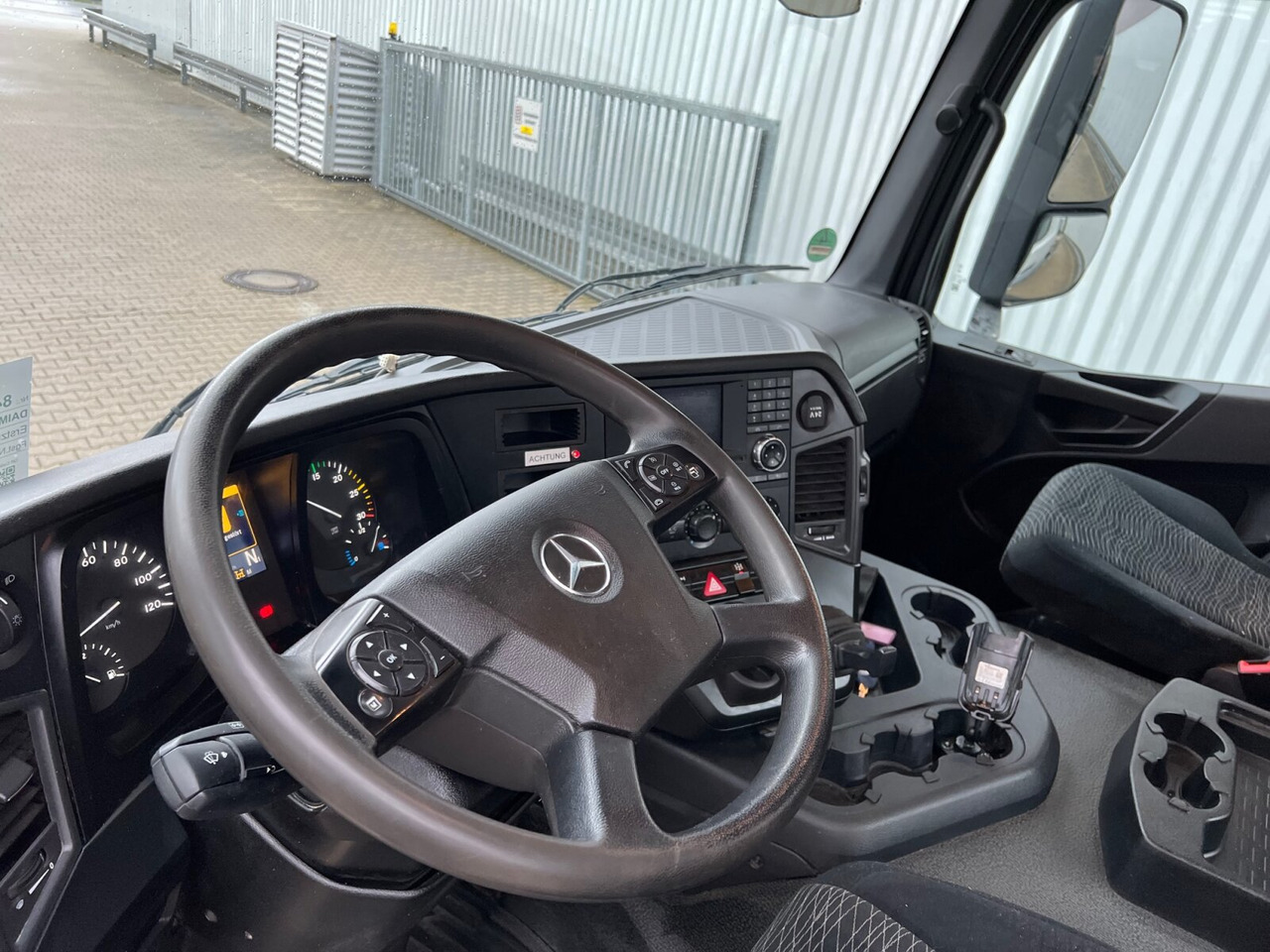 Mercedes-Benz Arocs 1830 K 4x2 Arocs 1830 K 4x2, Funk - Портальный бункеровоз: фото 4 Mercedes-Benz Arocs 1830 K 4x2 Arocs 1830 K 4x2, Funk - Портальный бункеровоз: фото 4