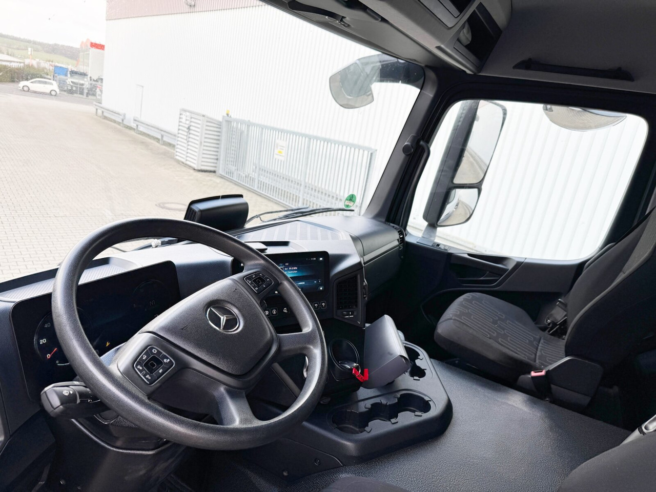 Mercedes-Benz Arocs 1840 L 4x2 Arocs 1840 L 4x2, MultimediaCockpit, Navi - Крюковой мультилифт: фото 2 Mercedes-Benz Arocs 1840 L 4x2 Arocs 1840 L 4x2, MultimediaCockpit, Navi - Крюковой мультилифт: фото 2