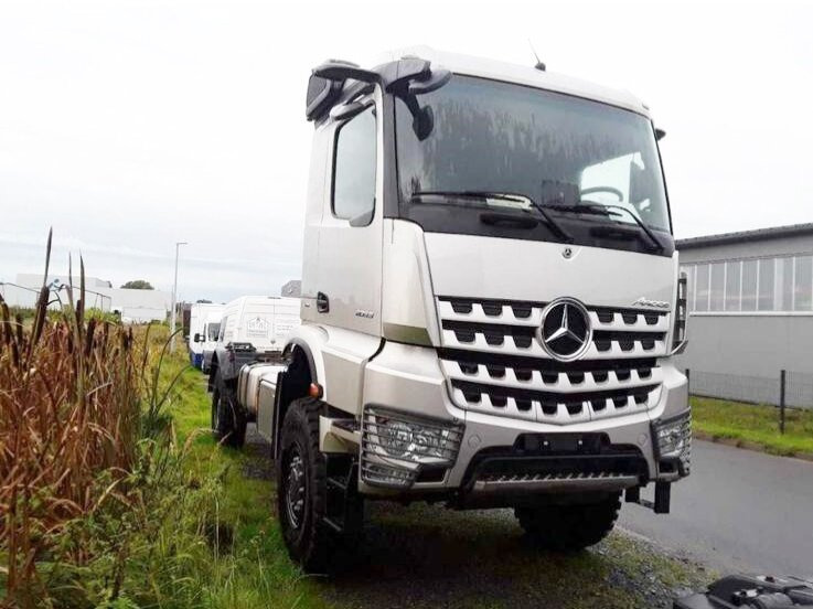 Mercedes-Benz Arocs 2053 A 4x4 Arocs 2053 A 4x4, Grounder, MirrorCam, Multimedia Cockpit, Navi - Грузовик-шасси: фото 3 Mercedes-Benz Arocs 2053 A 4x4 Arocs 2053 A 4x4, Grounder, MirrorCam, Multimedia Cockpit, Navi - Грузовик-шасси: фото 3