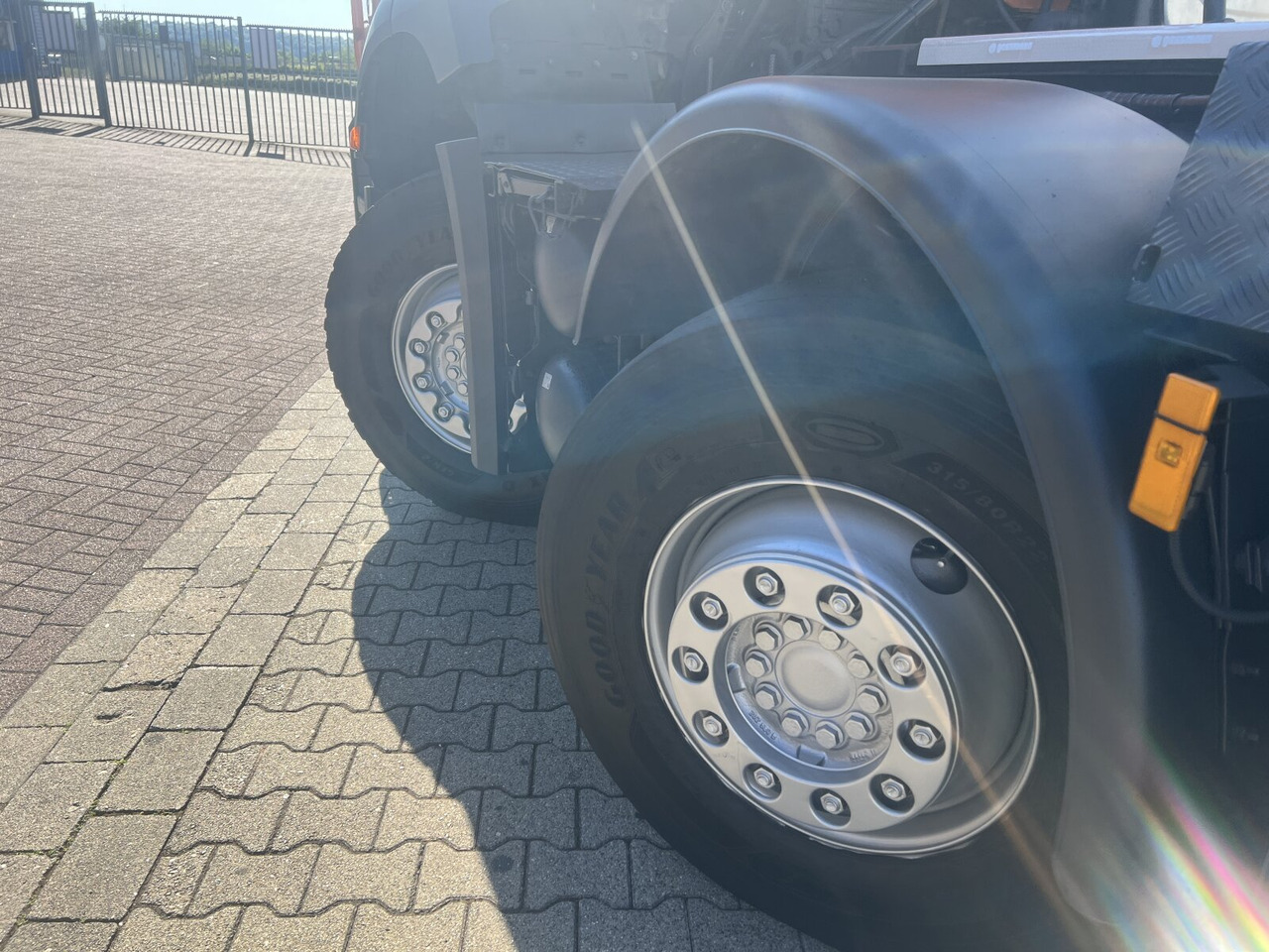 Mercedes-Benz Arocs 3243 LK 8x4/4 Arocs 3243 LK 8x4/4, Motorabtrieb - Крюковой мультилифт: фото 2 Mercedes-Benz Arocs 3243 LK 8x4/4 Arocs 3243 LK 8x4/4, Motorabtrieb - Крюковой мультилифт: фото 2