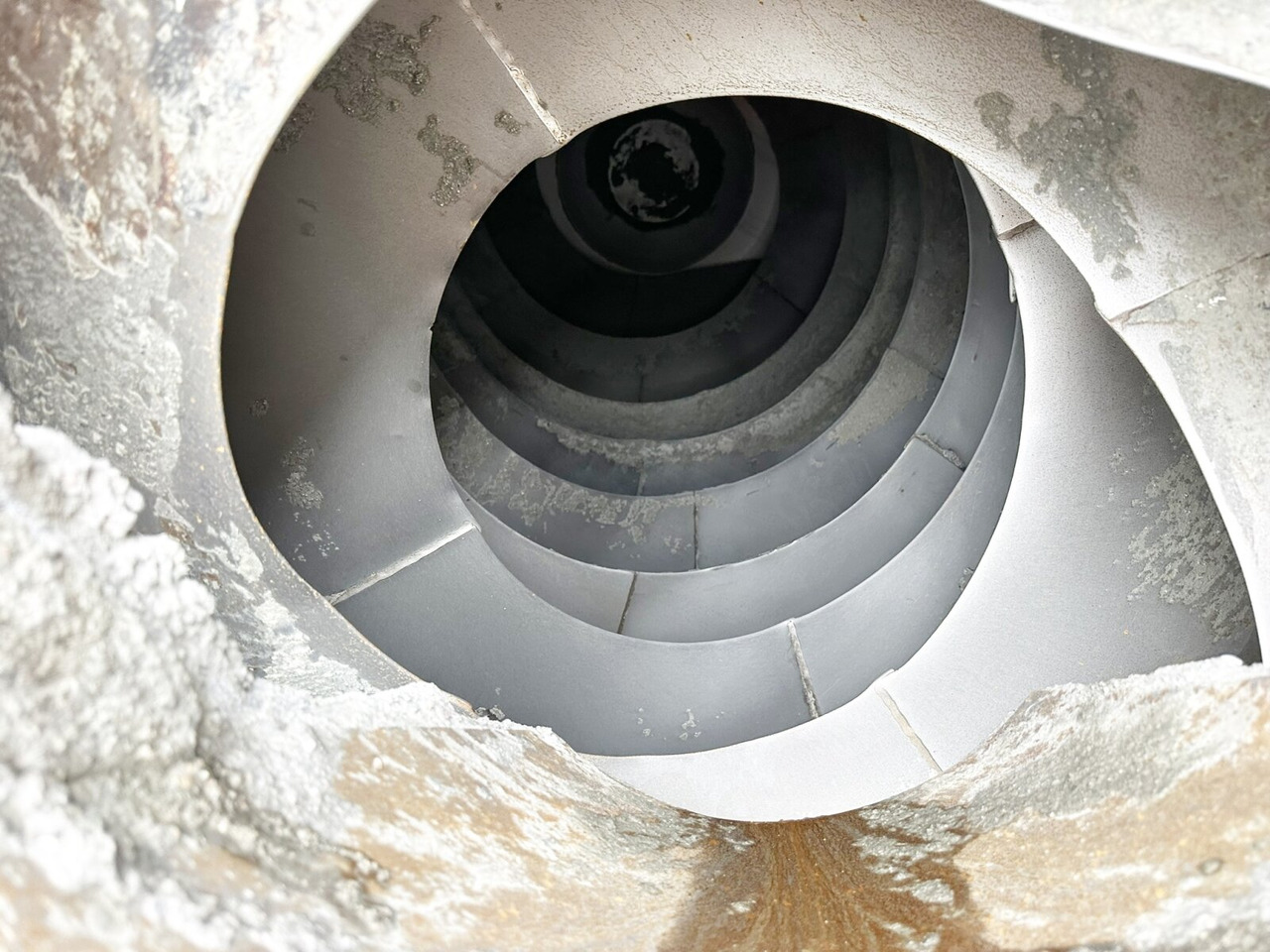 Автобетоносмеситель Mercedes-Benz Arocs 3251 8x4/4 Arocs 3251 8x4/4, Betonmischer Liebherr ca. 9m³: фото 14