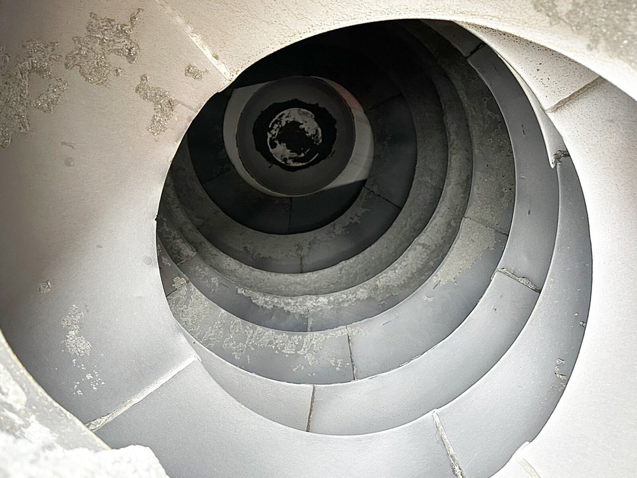 Автобетоносмеситель Mercedes-Benz Arocs 3251 8x4/4 Arocs 3251 8x4/4, Betonmischer Liebherr ca. 9m³: фото 13