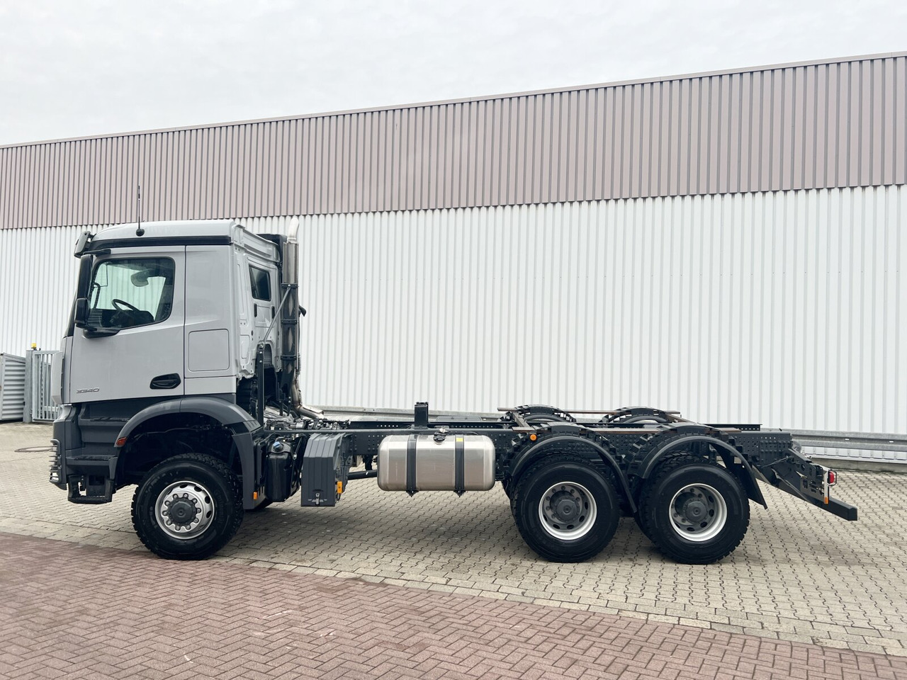 Новый Грузовик-шасси Mercedes-Benz Arocs 3340/46 A 6x6 Arocs 3340/46 A 6x6, Grounder: фото 12