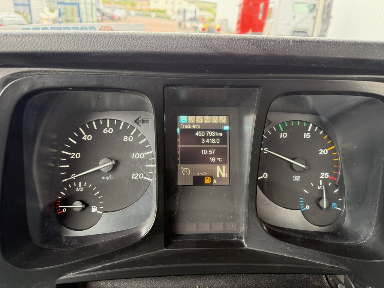 Mercedes-Benz Arocs 3363 K 6x4 Arocs 3363 K 6x4, Grounder, Turbo-Retarder-Kupplung, Bordmatik - Самосвал: фото 4 Mercedes-Benz Arocs 3363 K 6x4 Arocs 3363 K 6x4, Grounder, Turbo-Retarder-Kupplung, Bordmatik - Самосвал: фото 4