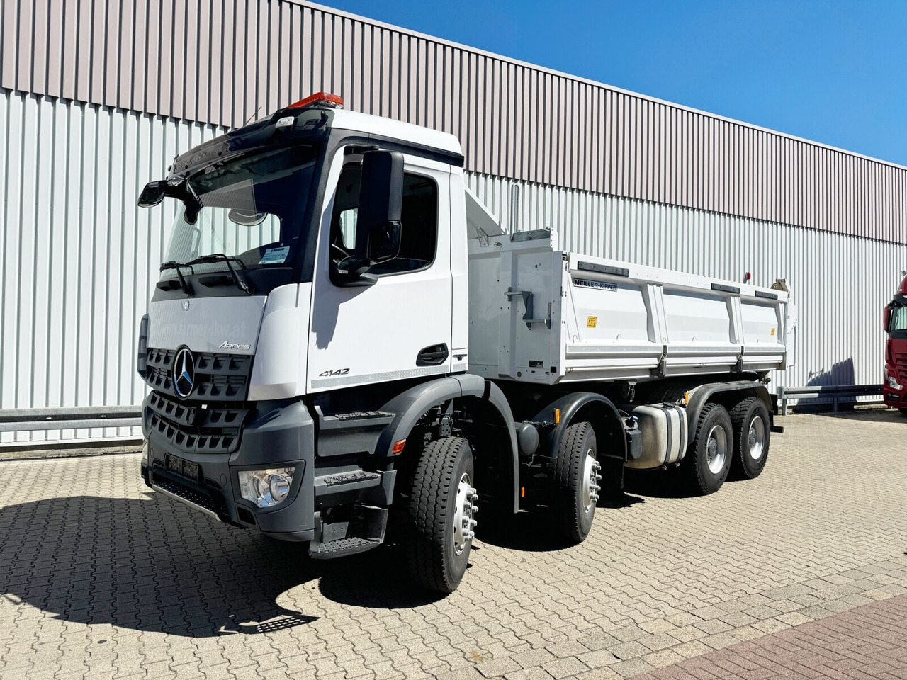 Mercedes-Benz Arocs 4142 K 8x4/4 Arocs 4142 K 8x4/4, Meiller Bordmatik links - Самосвал: фото 2 Mercedes-Benz Arocs 4142 K 8x4/4 Arocs 4142 K 8x4/4, Meiller Bordmatik links - Самосвал: фото 2