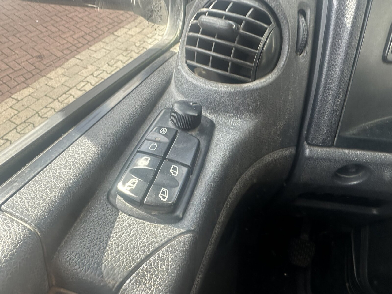 Mercedes-Benz Atego 1223 K 4x2 Atego 1223 K 4x2, AHK-Öl - Самосвал: фото 3 Mercedes-Benz Atego 1223 K 4x2 Atego 1223 K 4x2, AHK-Öl - Самосвал: фото 3