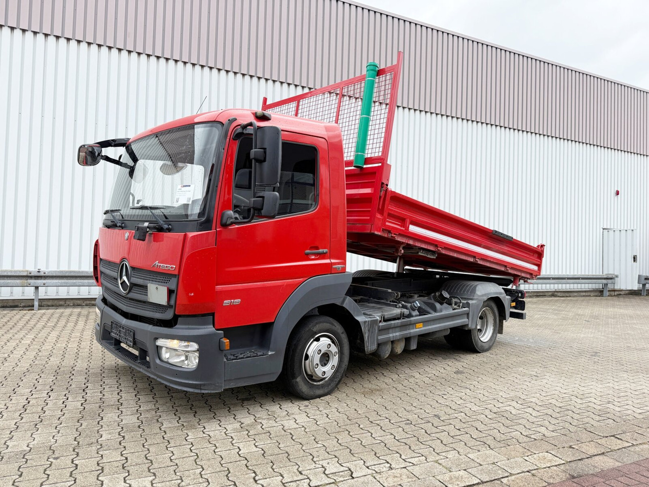 Mercedes-Benz Atego 818 LK 4x2 Atego 818 LK 4x2, 2x AHK - Самосвал: фото 1 Mercedes-Benz Atego 818 LK 4x2 Atego 818 LK 4x2, 2x AHK - Самосвал: фото 1