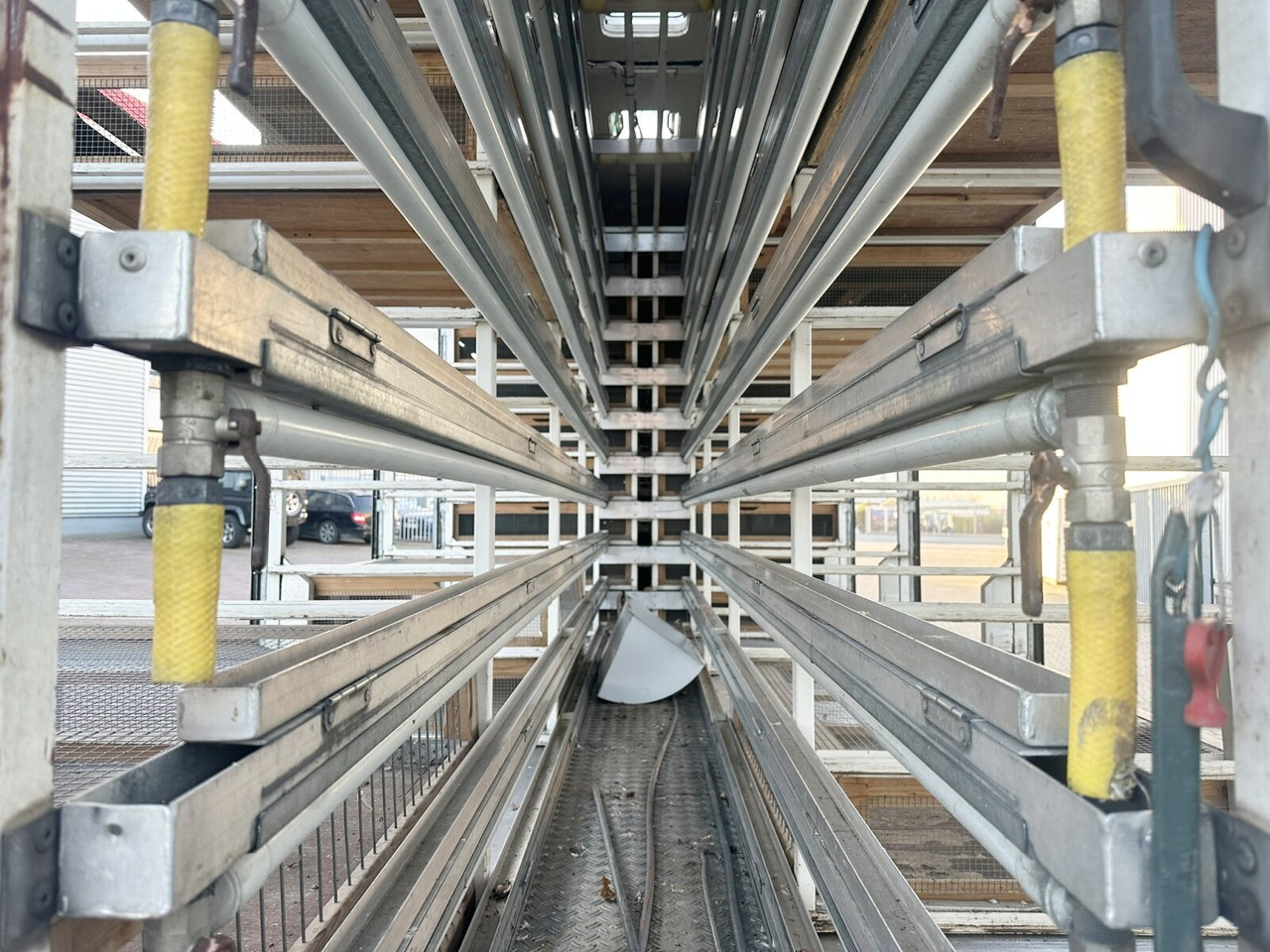 Mercedes-Benz LK 817 4x2 LK 817 4x2, Taubentransporter - Грузовик с закрытым кузовом: фото 5 Mercedes-Benz LK 817 4x2 LK 817 4x2, Taubentransporter - Грузовик с закрытым кузовом: фото 5