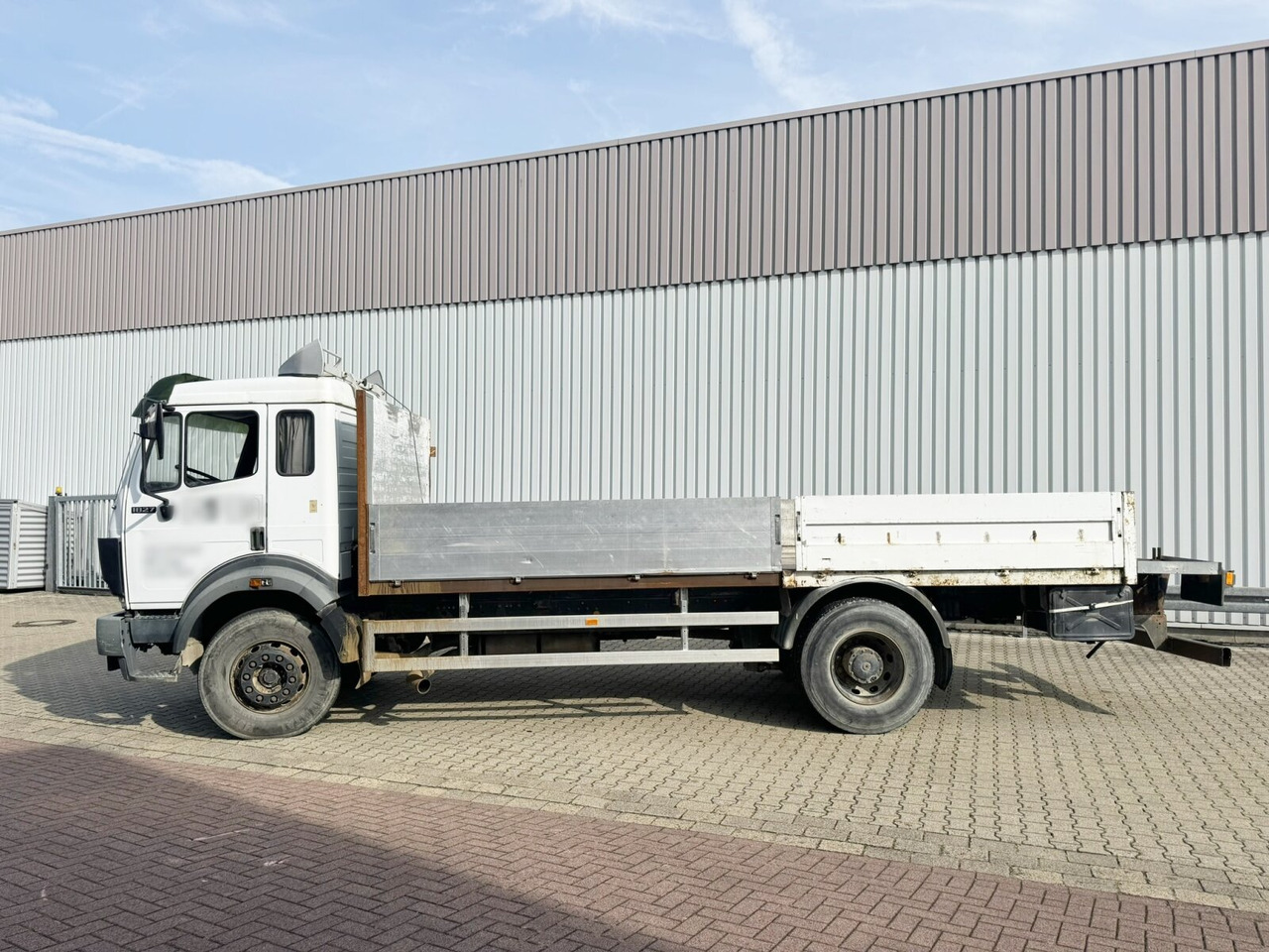 Грузовик бортовой/ Платформа Mercedes-Benz SK 1827L 4x2 SK 1827L 4x2: фото 10