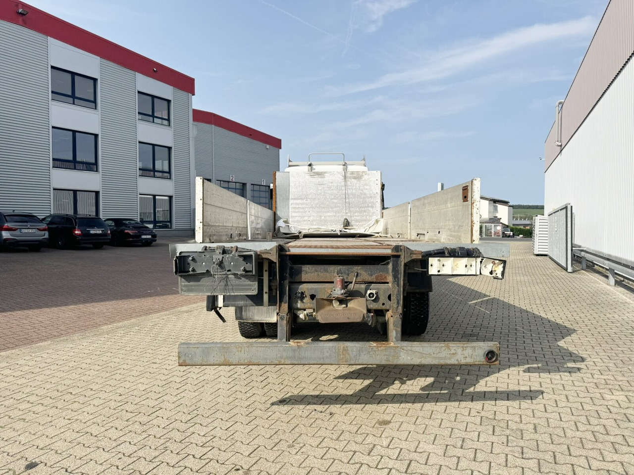 Грузовик бортовой/ Платформа Mercedes-Benz SK 1827L 4x2 SK 1827L 4x2: фото 12