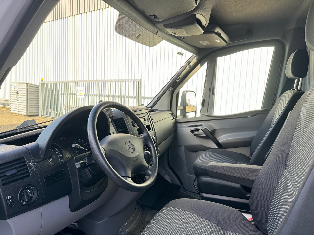 Mercedes-Benz Sprinter 516 CDI 4x2 Sprinter 516 CDI 4x2, Übertragungsfahrzeug - Грузовик с закрытым кузовом: фото 5 Mercedes-Benz Sprinter 516 CDI 4x2 Sprinter 516 CDI 4x2, Übertragungsfahrzeug - Грузовик с закрытым кузовом: фото 5
