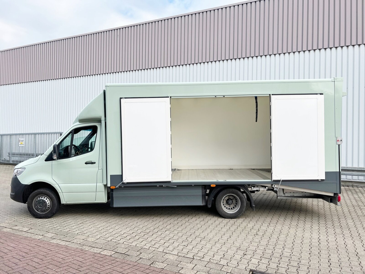 Mercedes-Benz Sprinter 516 FG 4x2 Sprinter 516 FG 4x2, MBUX, Autotransporter Comear - Цельнометаллический фургон: фото 2 Mercedes-Benz Sprinter 516 FG 4x2 Sprinter 516 FG 4x2, MBUX, Autotransporter Comear - Цельнометаллический фургон: фото 2